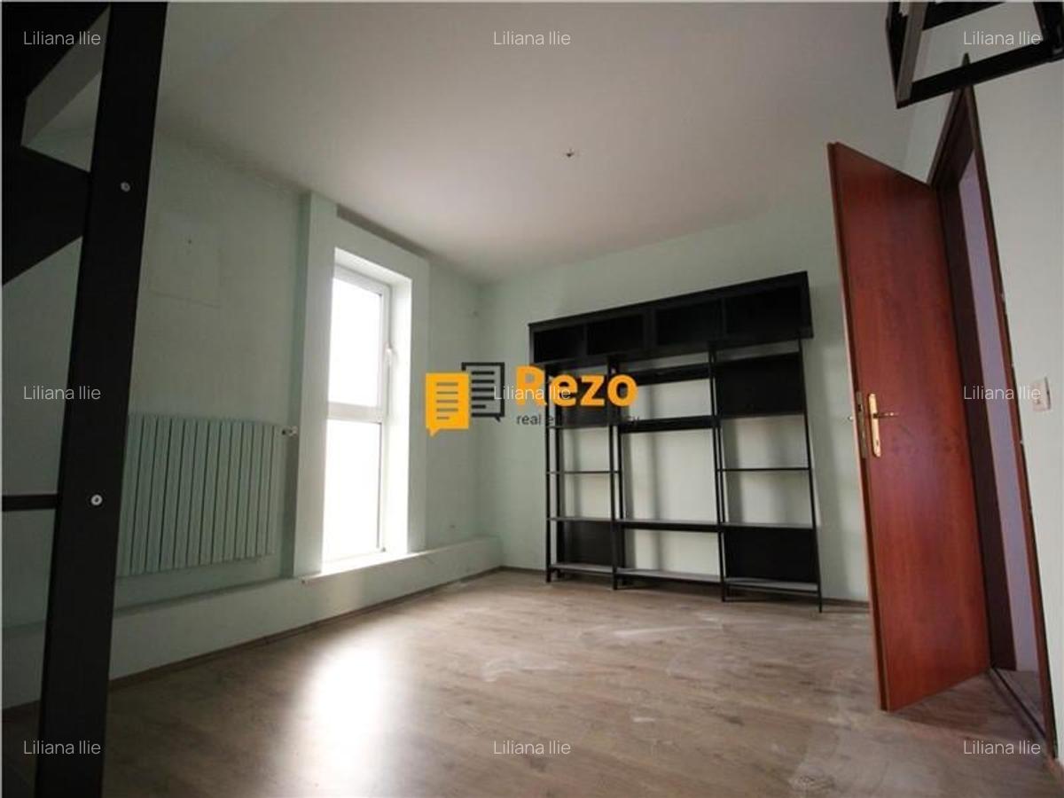 Vila impunatoare cu iesire la lac in Peris - 7