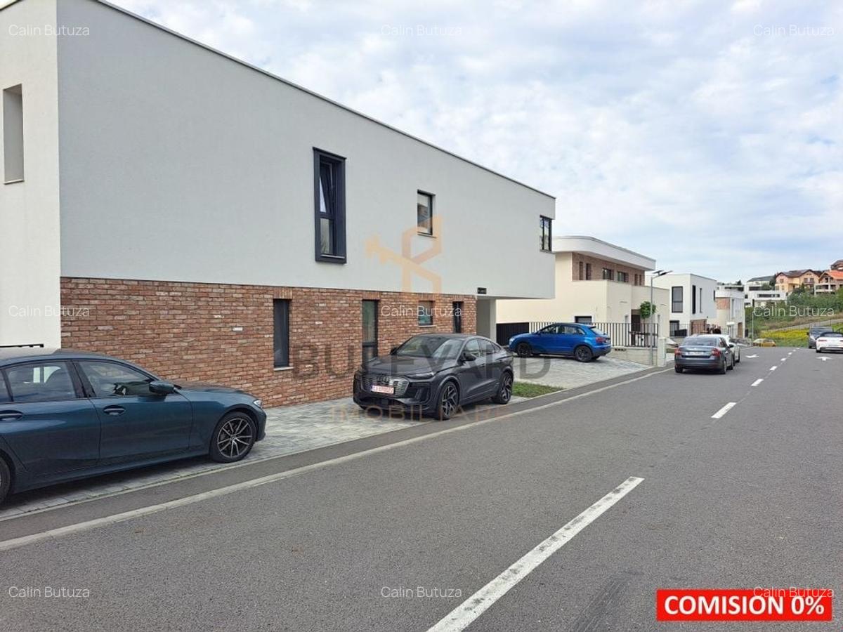 Apartament exclusivist, curte individuala, parcare acoperita, zona Europa - 1