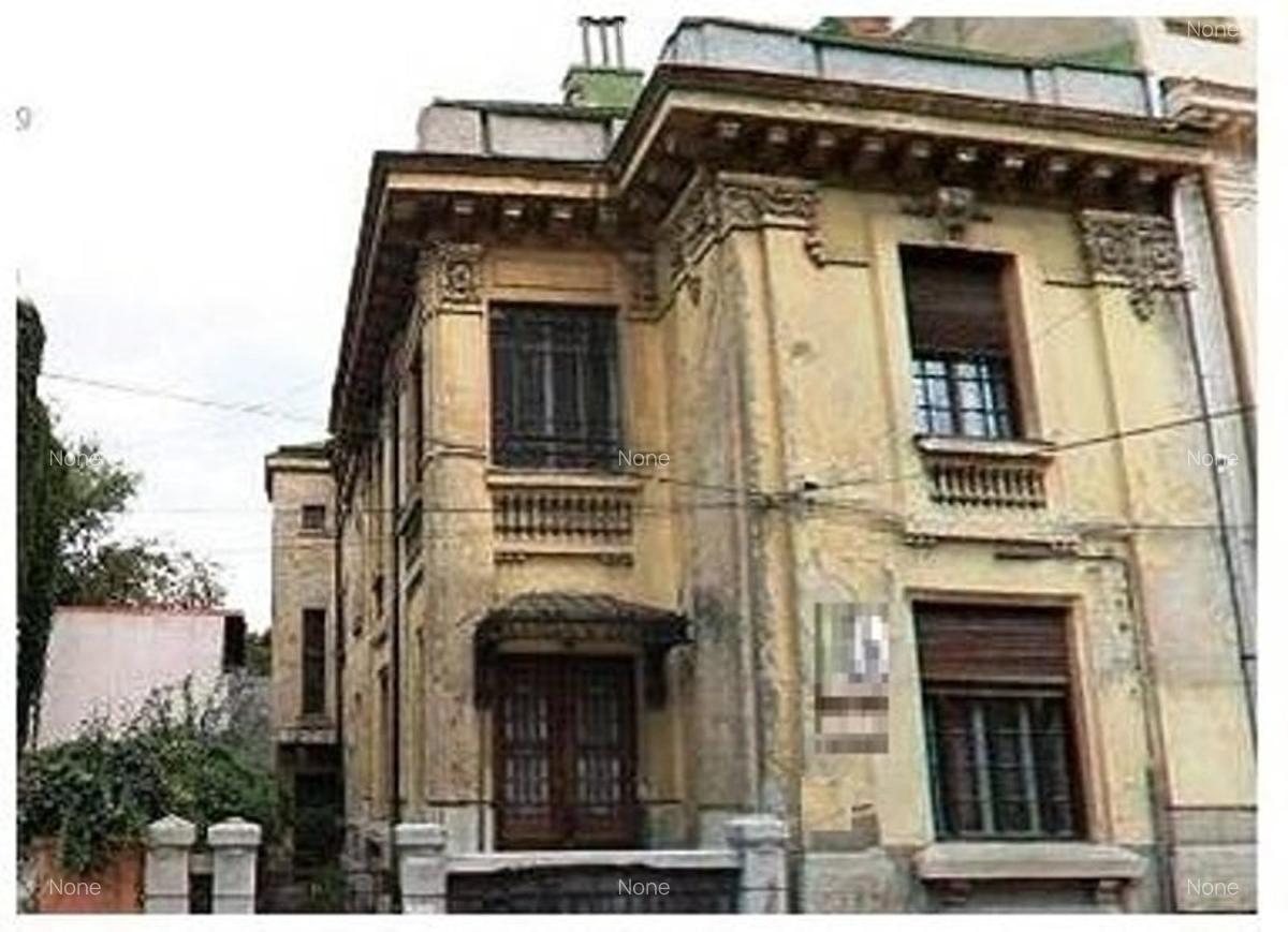 Casă cu 10 camere în Capitale - 1