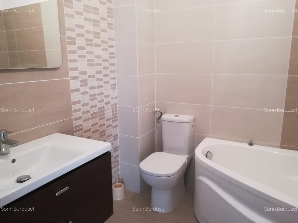 Apartament cu 3 camere decomandat în Apărătorii Patriei - 3
