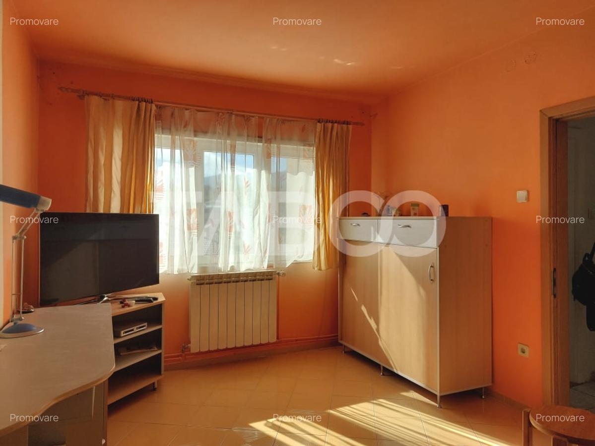 Apartament 50 mpu 2 camere etaj 3 pivnita Piata Noua Cisnadie - 6