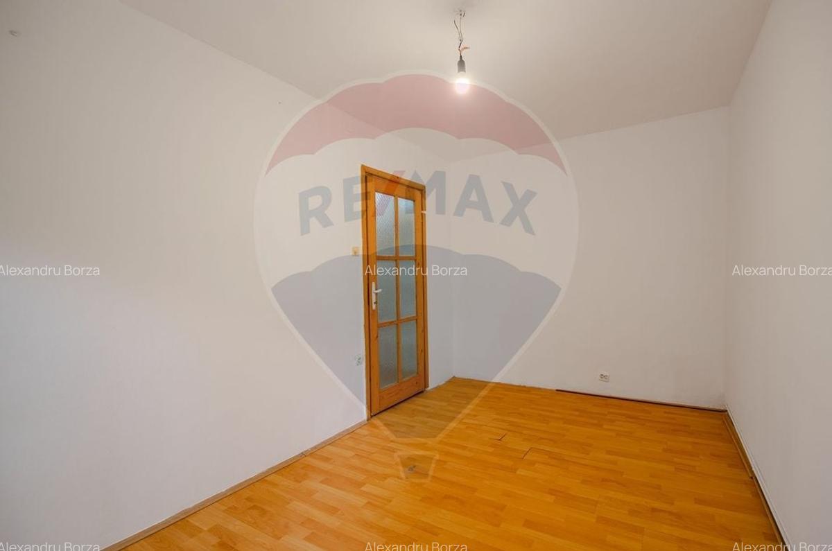 Apartament Decomandat cu 4 Camere | Etaj 1 | Zona Soarelui - Confort 1 - 2