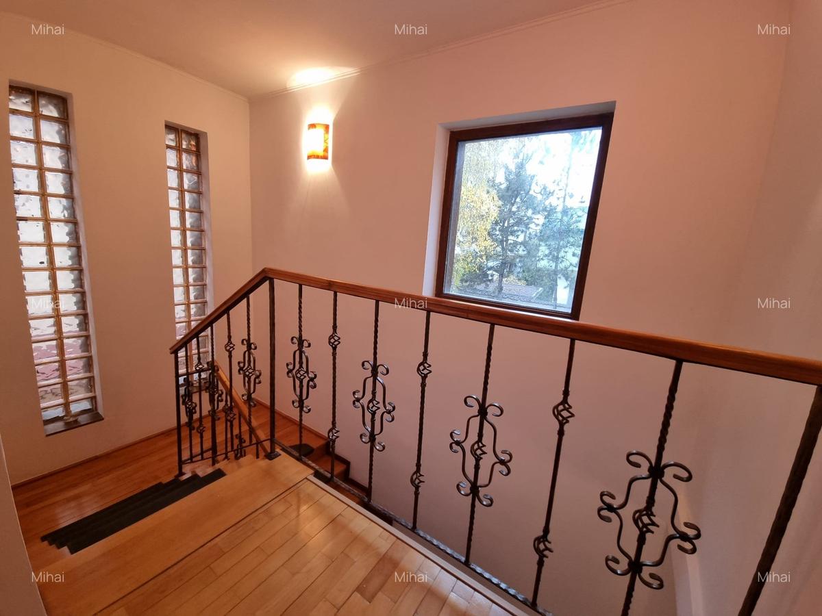 Vila individuala spatioasa 5 camere, 250 mp, mobilata, zona Soseaua Oltenitei - 1