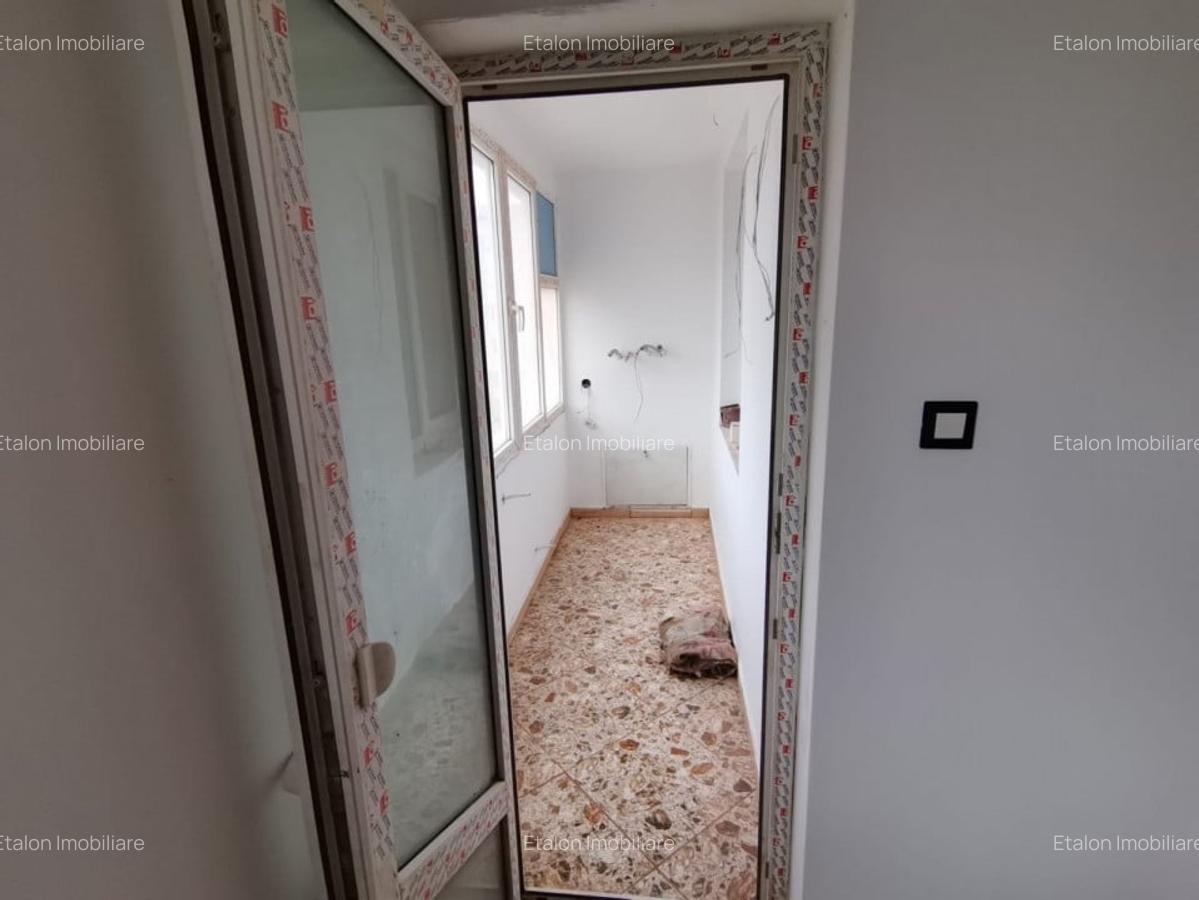 Ap. 3 camere semidecomandat, etaj 2, Piata Darmanesti - 3