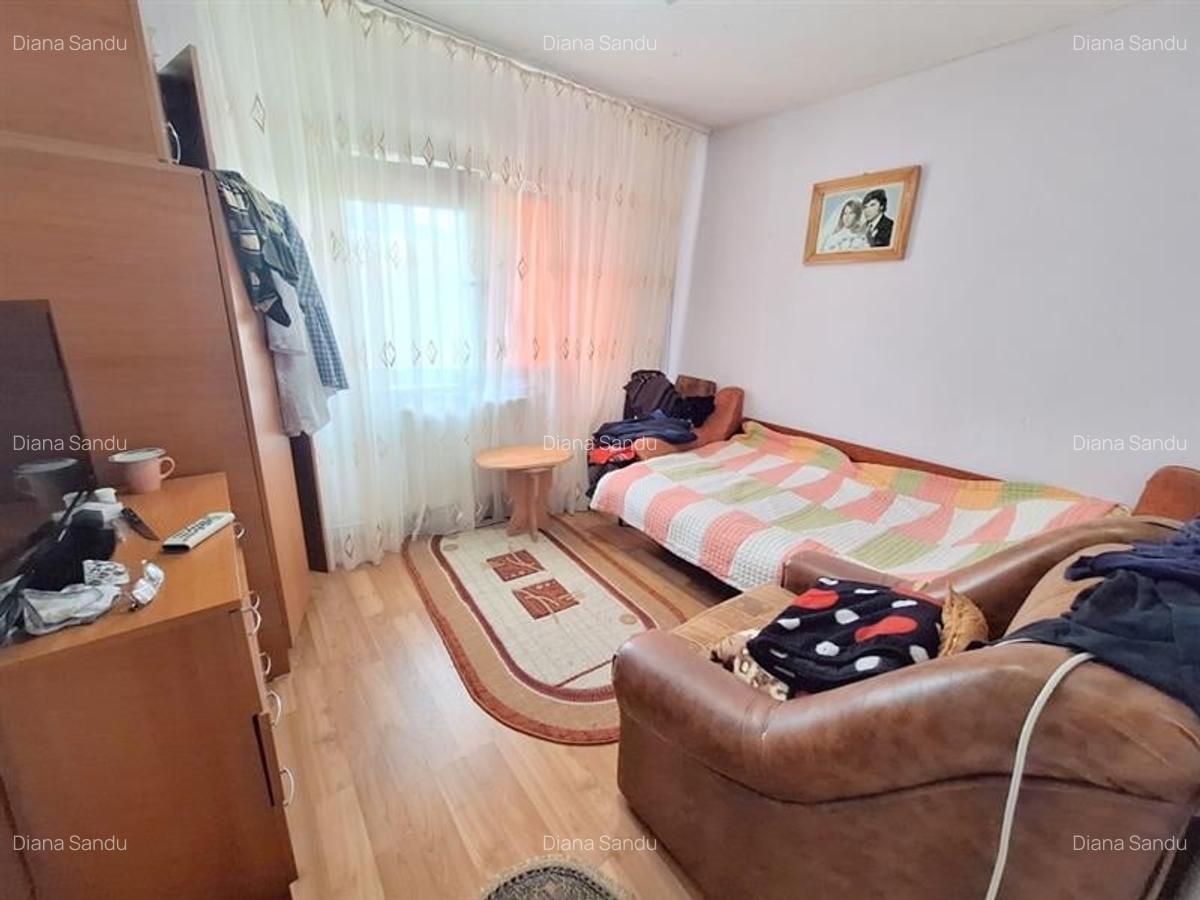 Apartament 2 camere semidecomandat , zona Ura - 2