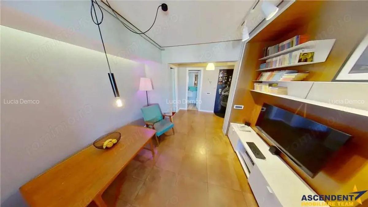 Apartament cu 2 camere,recompartimentat in 3 camere,54 mp,Grivitei. - 5