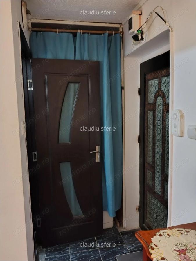 Garsoniera de inchiriat str. Podului (zona Master), etaj 2, aproape de Pia?a Rogerius, 800 lei - 3