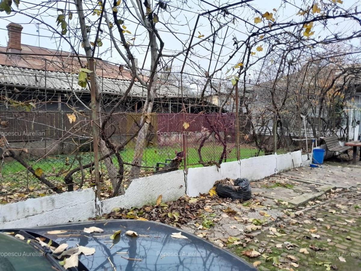 Branesti / IF - casa batraneasca din caramida cu teren de vanzare - 26