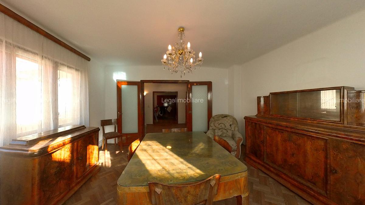 Casă individuala cu 4 camere și garaj în centrul istoric - 3