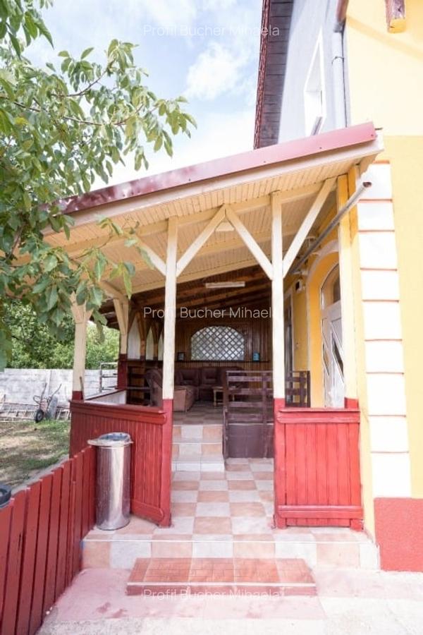 Vilă spațioasă 8 camere,locație excelentă – destinată activităților profesionale - 15