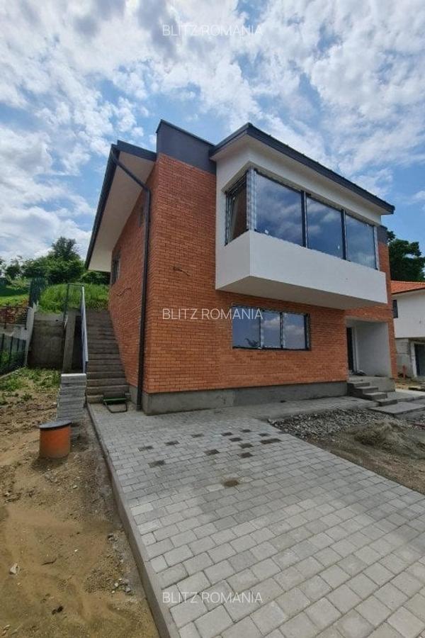 Casa individuala, 5 camere, 714 mp de teren, la 5 minute de Vivo - 2