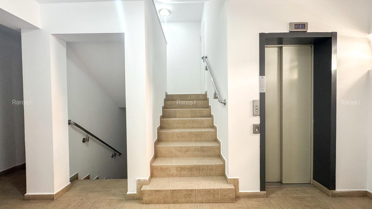 Apartament cu 3 camere decomandat în Vitan - 14