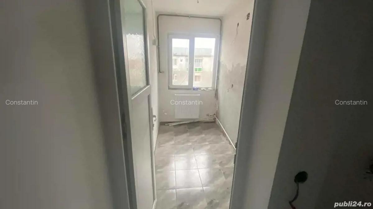 Vand apartament 2 camere, et4, bl N3. Pret 35000 - 9