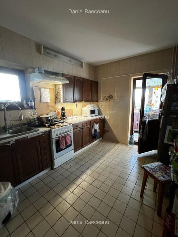 Apartament cu 5 camere decomandat în Casa de Cultură - 12