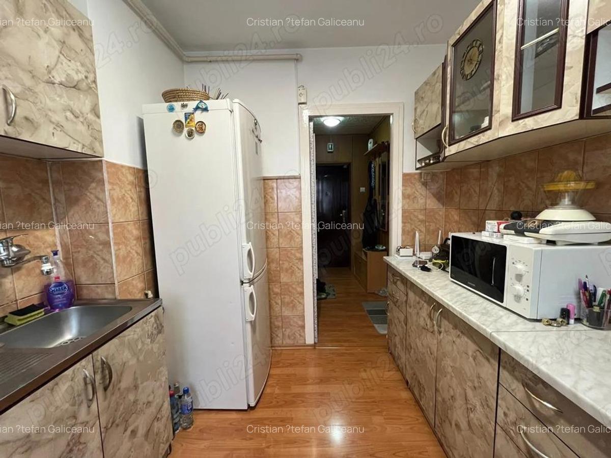 Apartament 3 camere etajul 7 de vanzare, Zona Saturn - 15