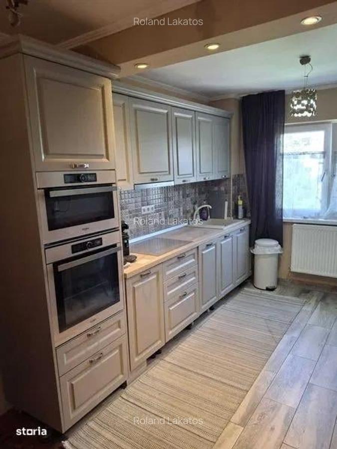 Apartament cu 4 camere semidecomandat în Nufărul - 1