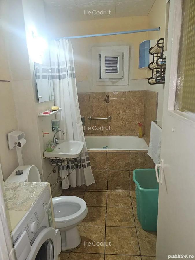 Vand apartament cu 3 camere in Zarnesti, zona Tohan Blocuri - 1