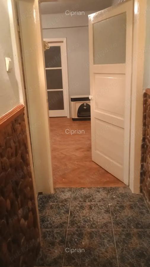 Vand apartament 2 camere , caramida, et 2 din 2, pod ofertant ,pivnita , curte cu multa verdeata - 4