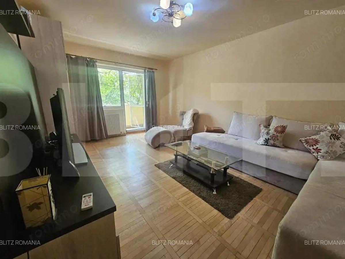 Apartament de vanzare, cu 4 camere, 77 mp, zona Soarelui - 2