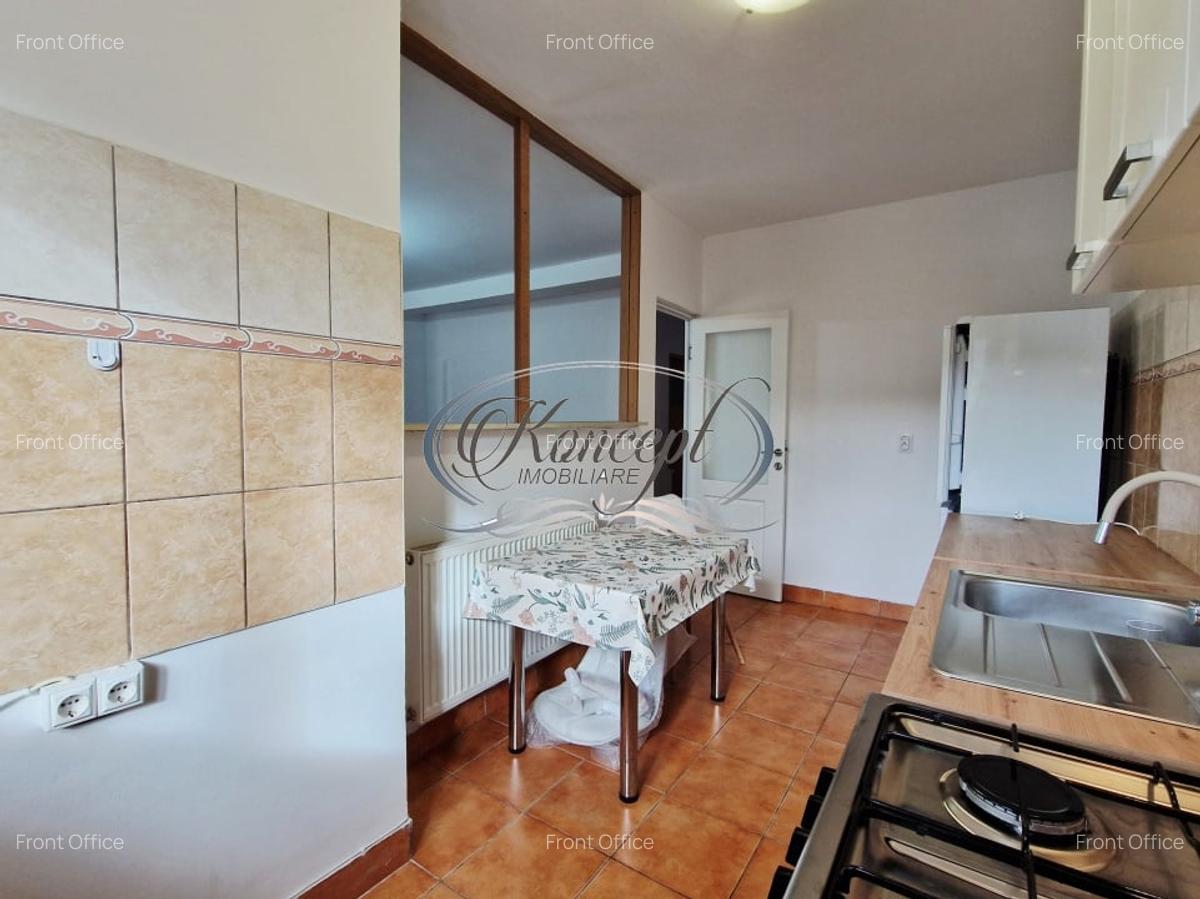 Casa moderna cu mansarda si curte comuna in zona Campului - 17