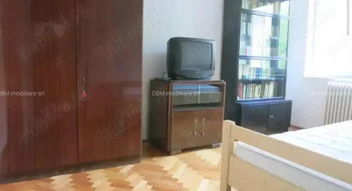 De vanzare apartament 3 camere central Pia?a 700 - 2