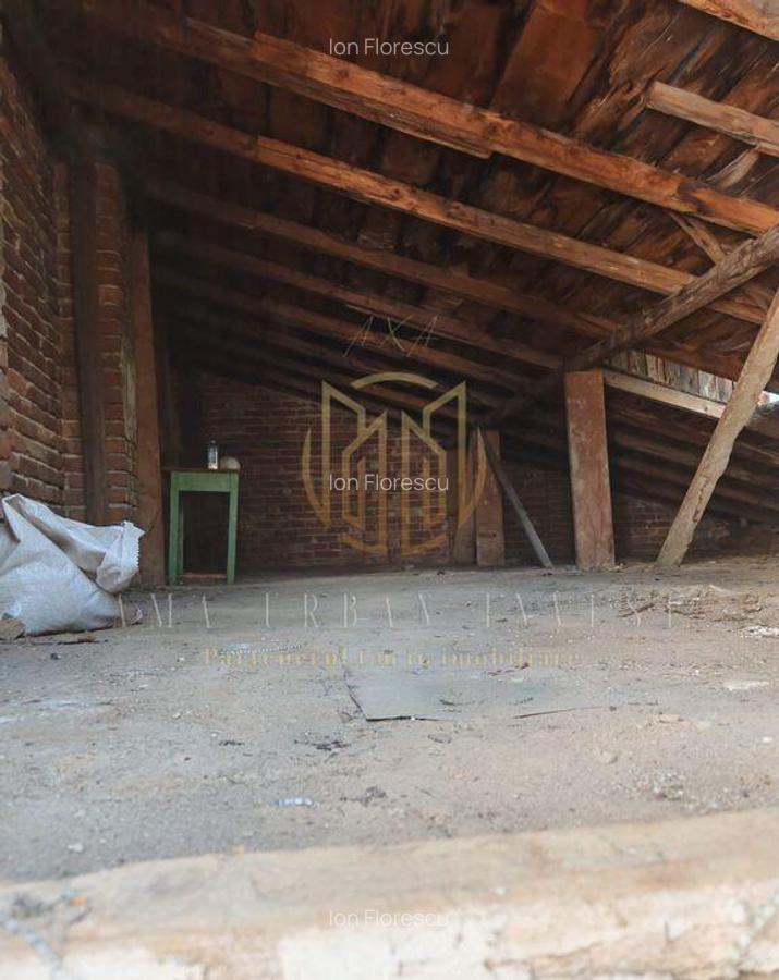Casa singur curte Eroii Revolu?iei - 13