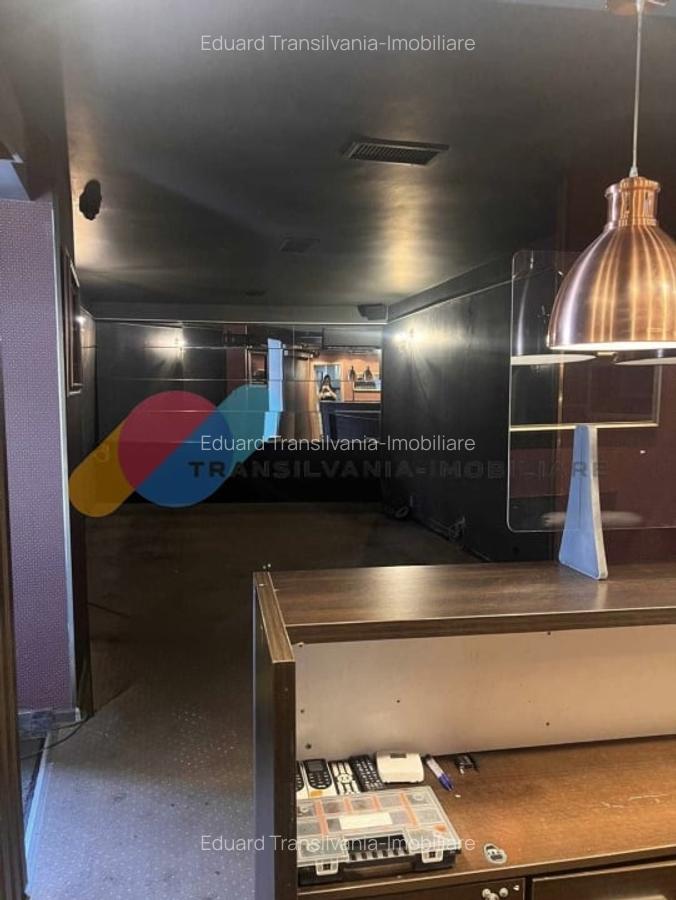 Spatiu comercial 117mp - vitrina stradala, zona cu vad excelent - Centru - 2