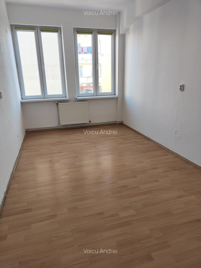 Ciucas--Spatiu birouri 260 mp compartimentat ,parcare ,liber - 9