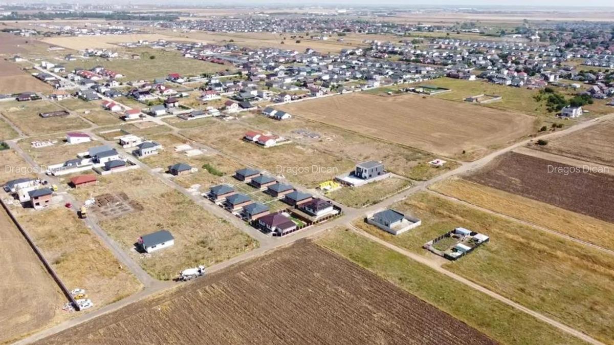 Teren Intravilan In Comuna Berceni | utilitati: curent | #UG4.1E - 9