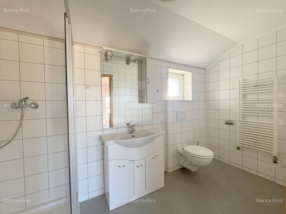 Apartament deosebit de vânzare - mansardă spațioasa - 23