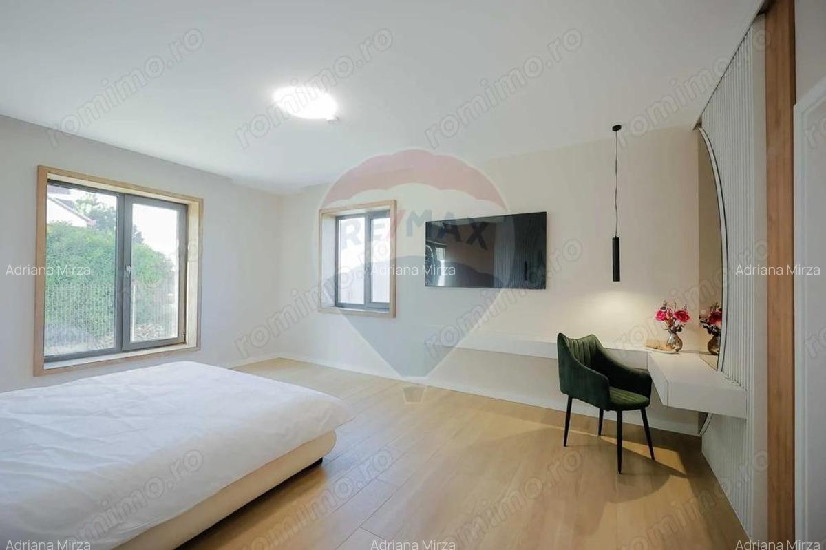 De vanzare Vila cu 8 camere in Sanmartin, 290 mp util, teren 1100 mp - 10