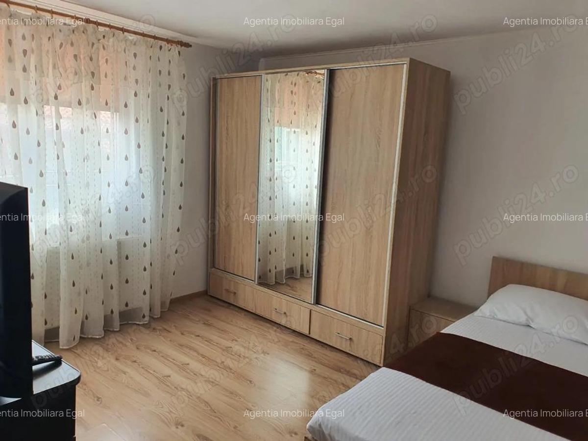 Apartament doua camere la curte, zona 1 Mai. - 4