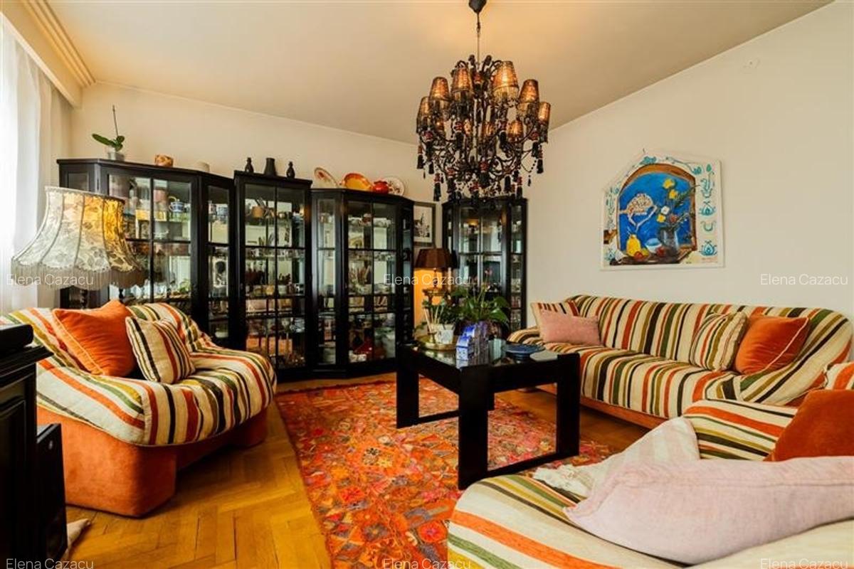Distinct nivel in vila,5 camere,terase in spectacolul colinei montane,Central,Br - 6