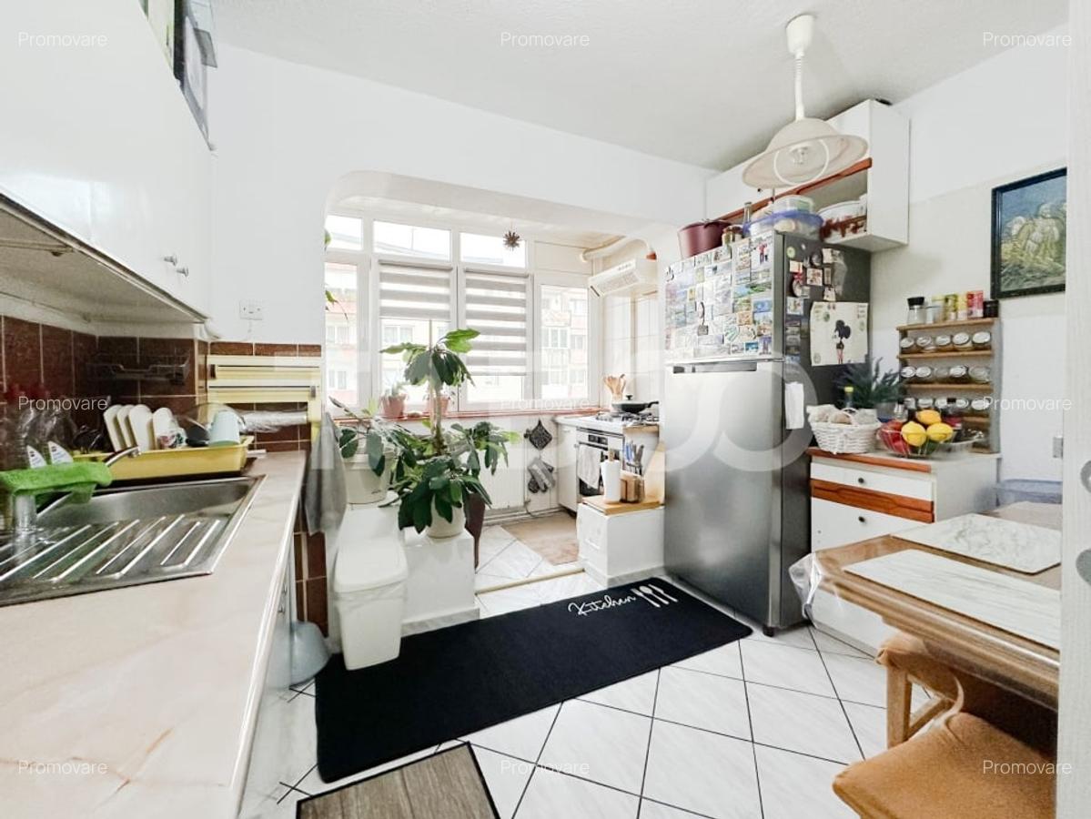 Apartament decomandat cu 3 camere - balcon si pivnita in bloc cu lift - 2