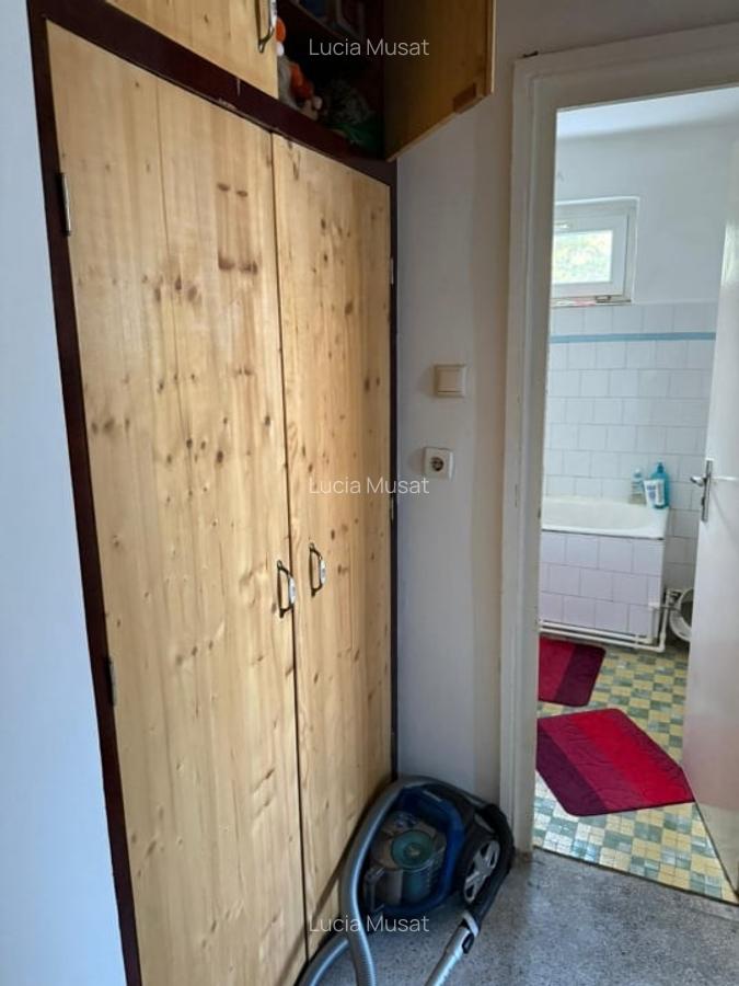 Apartament 3 camere decomandat- zona centru - 2