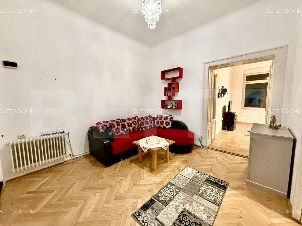 Apartament de vanzare cu 3 camere- zona Centru - 2