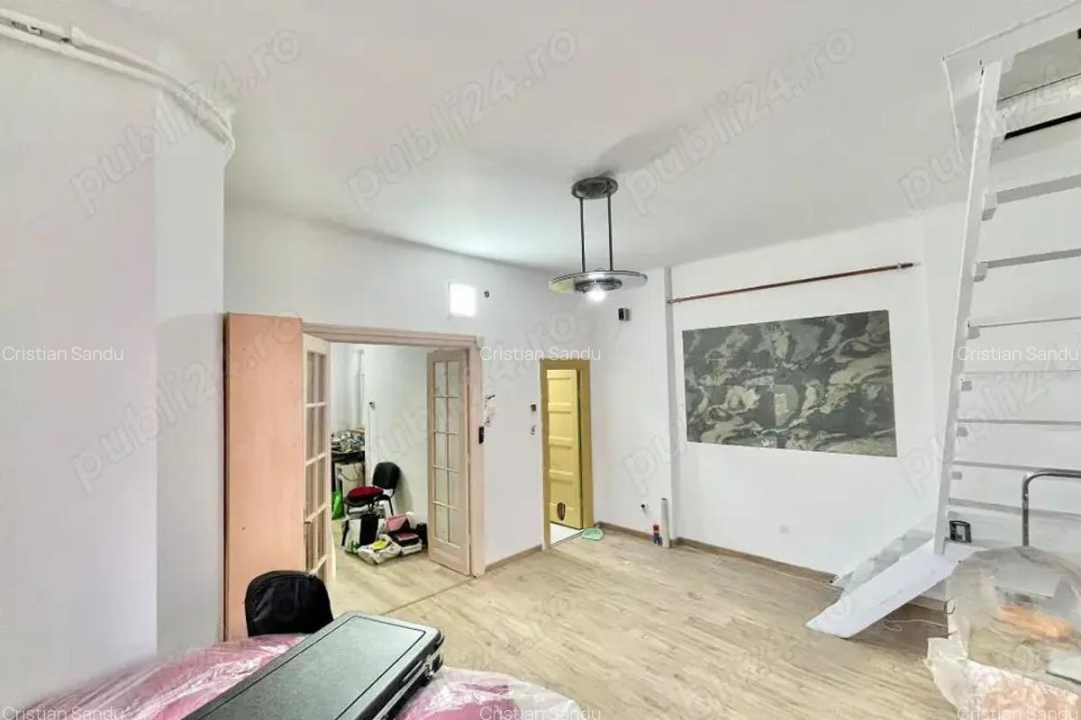 De vanzare apartament pe doua nivele in vila zona Mall Vitan - 3