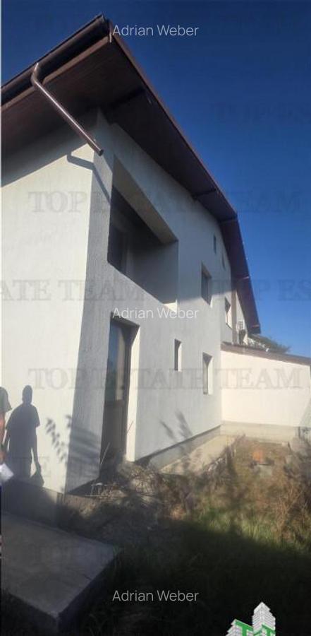 Vila duplex 4 camere 100mp, la rosu, cu toate utilitatile, 2 - 8