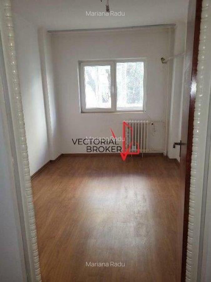 3 camere decomandate, et.1, bloc reabilitat, 2 bai, Basarabia- Cernauti - 2