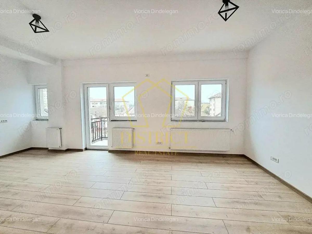 Spatiu comercial cu 4 incaperi spatioase I Complexul Studentesc - 6