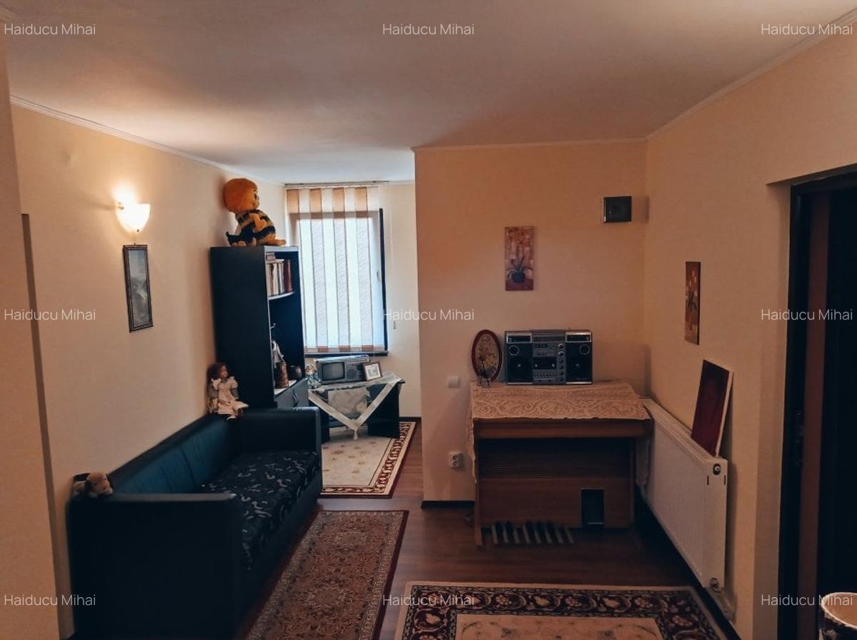 Casă cu 9 camere în Central - 6