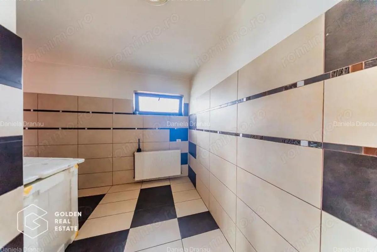 Casa spatioasa cu piscina si teren generos in Bujac - 13