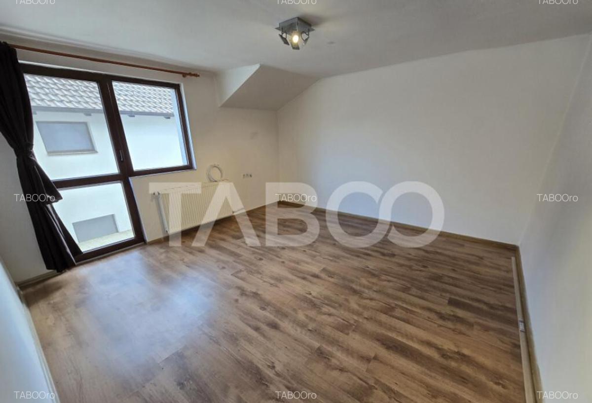 Casa de vanzare cu 6 camere 2 parcari curte libera 200 mp in - 6