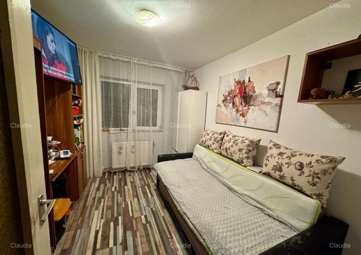 Apartament de 3 camere zona TRACTORUL - 4