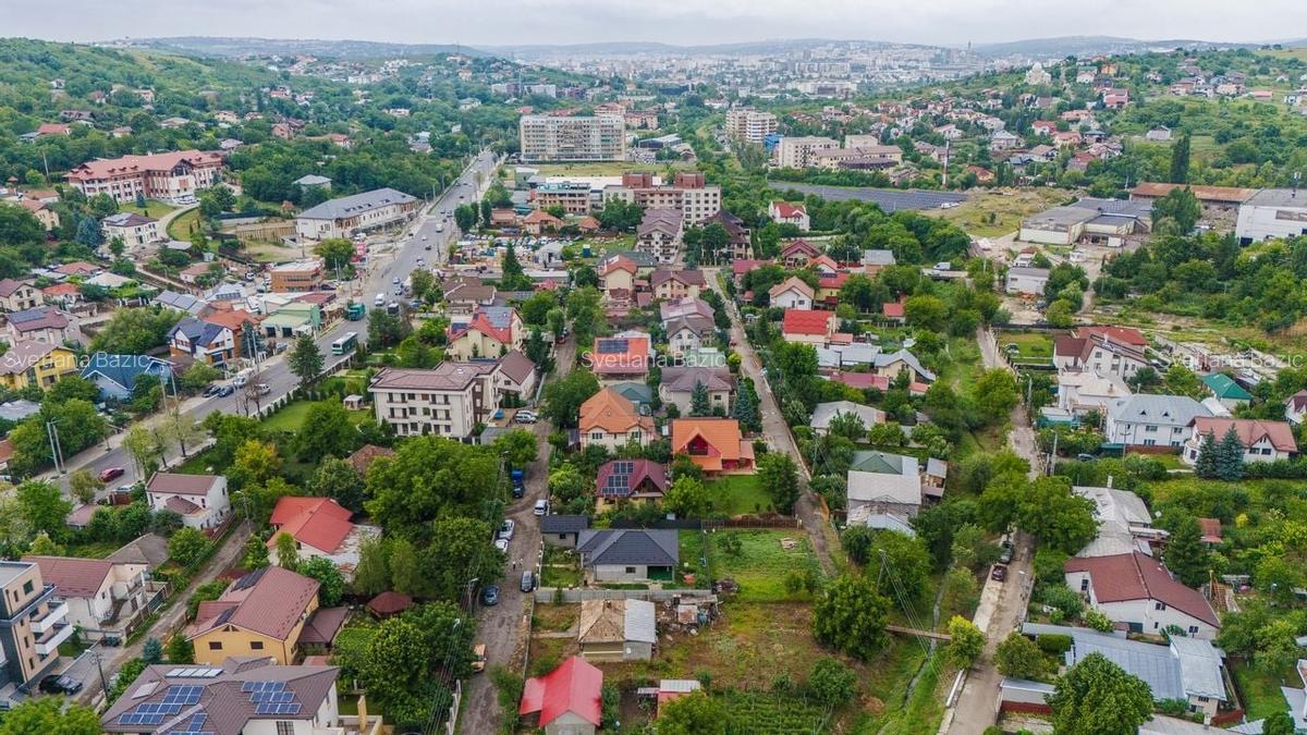 Teren cu potential Exceptional in Bucium / Fundacul Plopii Fara Sot - 3