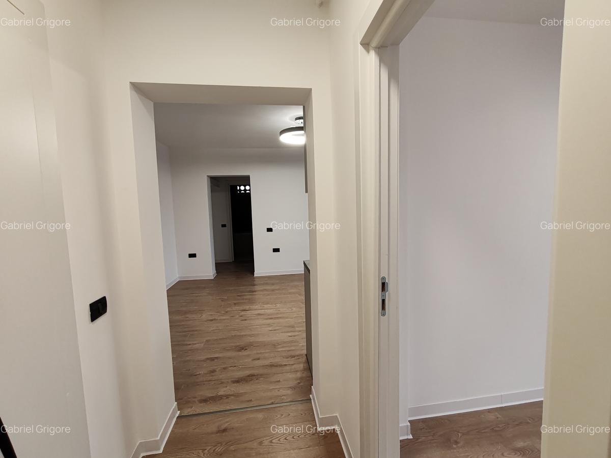 Apartament 2 camere liber la vanzare, recent renovat intrare Tractorul - 4