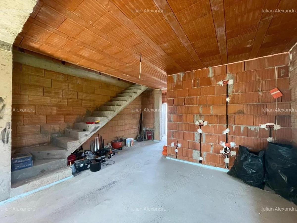 Duplex cu 4 camere- Super Pozi?ie - Mo?ni?a Noua - 2