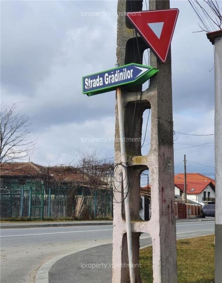 Teren intravilan | Manolache | 1100 mp | 2 loturi | UTR M2 | imprejmuit - 4