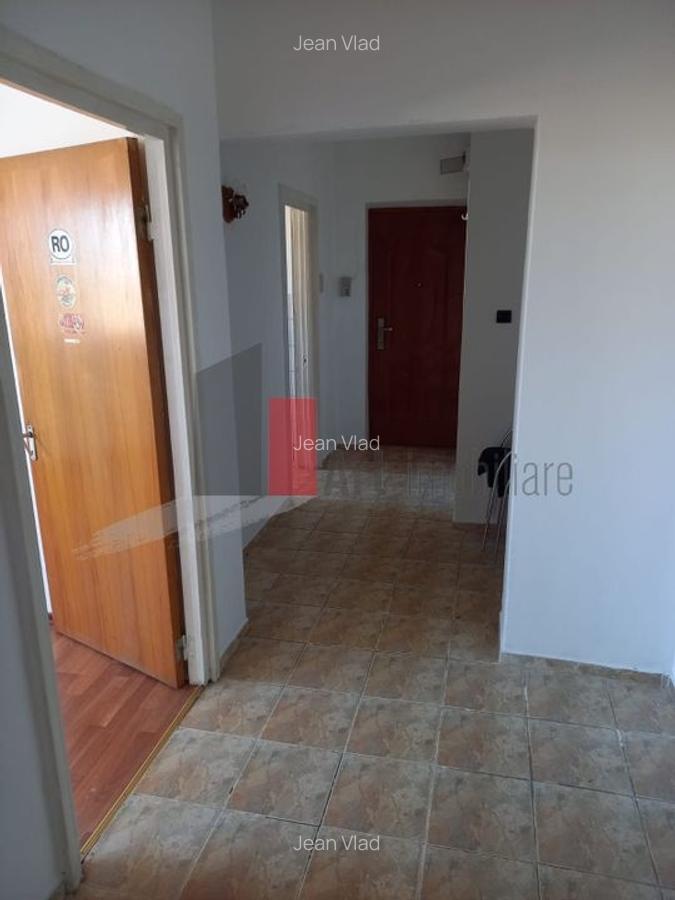 Apartament cu 3 camere semidecomandat în Titulescu - 3