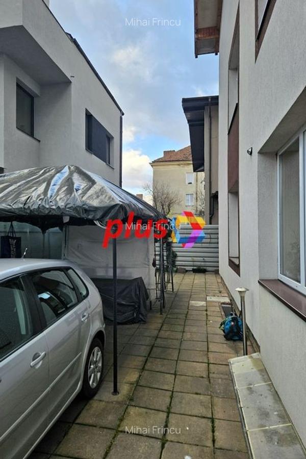 Oportunitate - Apartament cu trei camere in vila, zona Tractorul 70 mp - 23